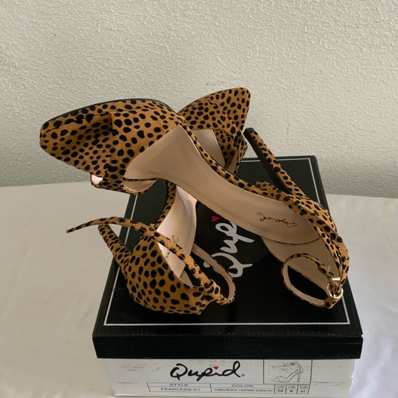 Qupid open toe sandals. Color is Camel/Black Leopard Suede. - Picture 4 of 7